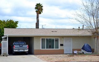 How to Select the Right Roof Shingles for Durability and Aesthetics
