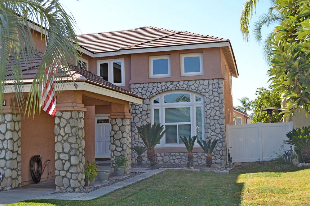 How Modern Windows Reduce Maintenance for Palm Desert Homes
